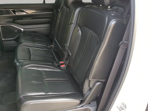 Used 2023 Jeep Wagoneer 4WD w/ Premium Group I image 54