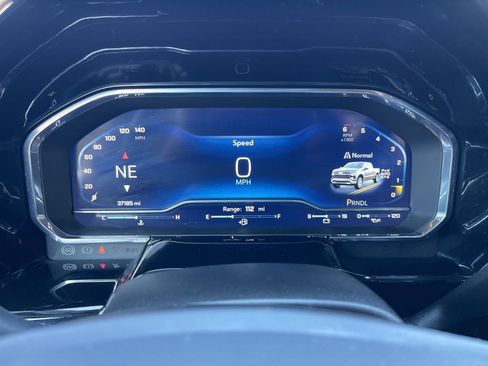 Used 2024 Chevrolet Silverado 1500 LT image 9