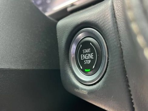 Used 2023 Chevrolet Suburban Premier AWD/4WD image 19