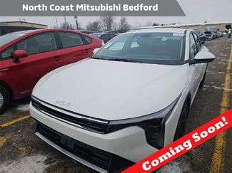 Used 2025 Kia K4 EX video 1