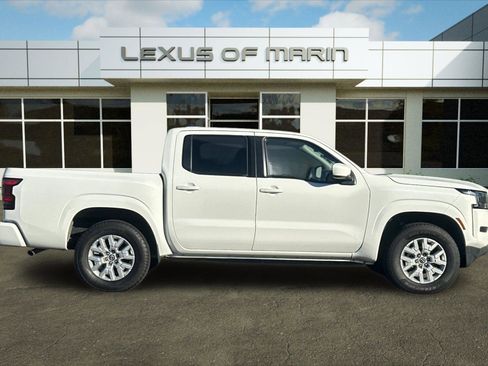 Used 2023 Nissan Frontier SV image 7