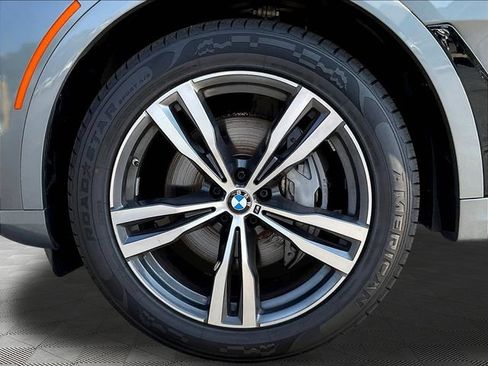Used 2024 BMW X7 xDrive40i w/ M Sport Package AWD/4WD image 36