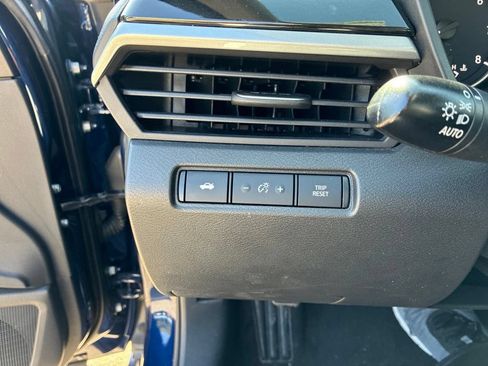 Used 2023 Nissan Altima 2.5 SR w/ SR Premium Package FWD image 14