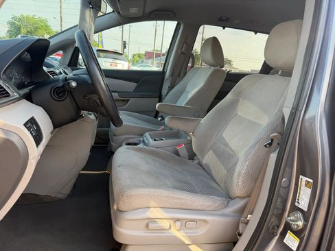 Used 2016 Honda Odyssey SE image 5