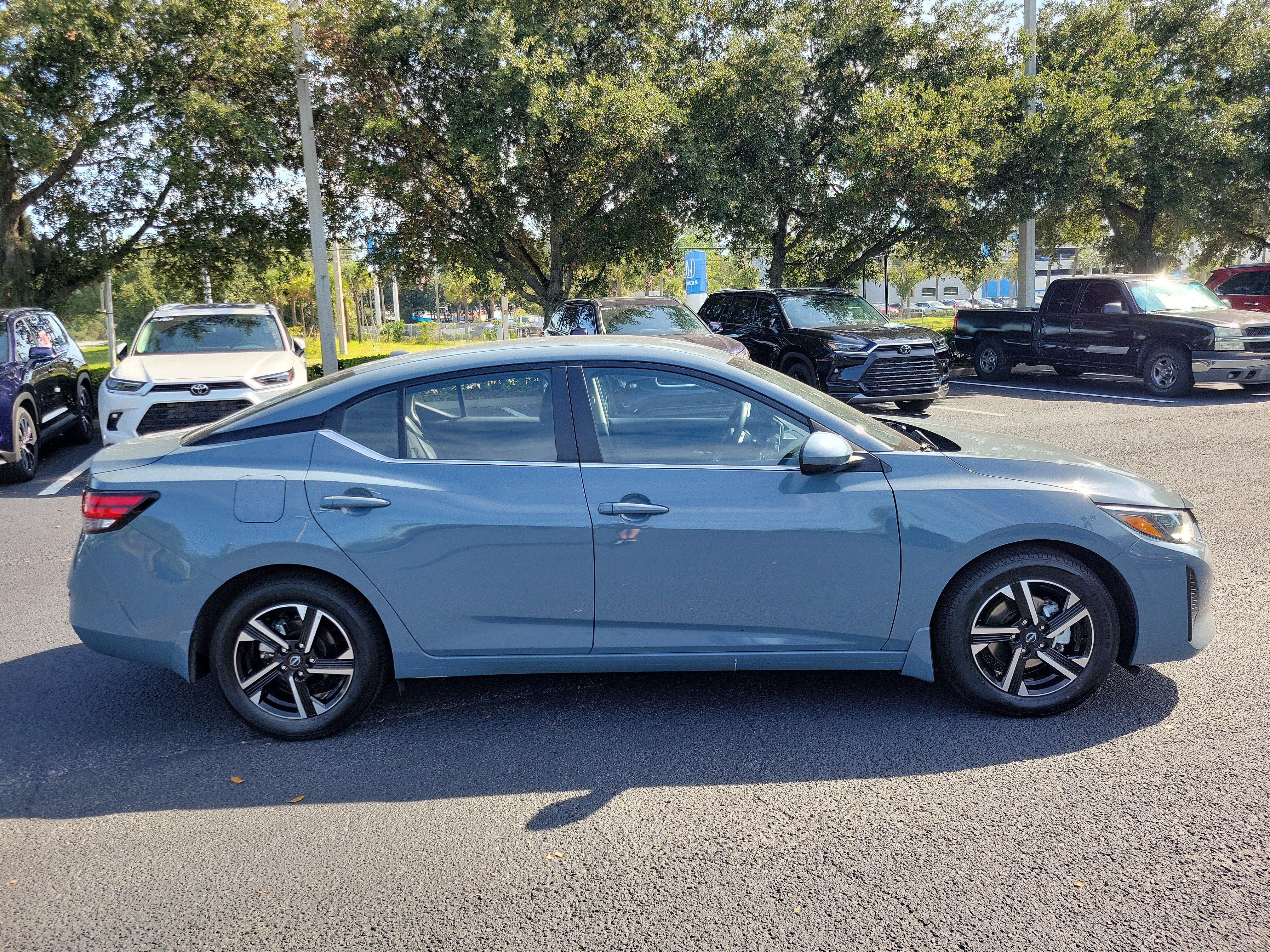 Used 2025 Nissan Sentra SV FWD image 7