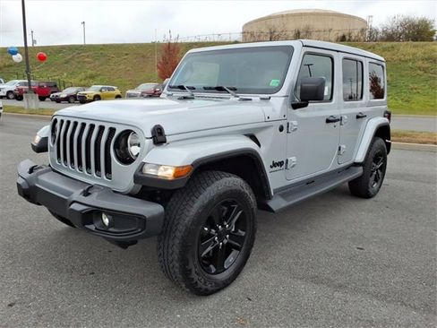 Used 2023 Jeep Wrangler Altitude image 8