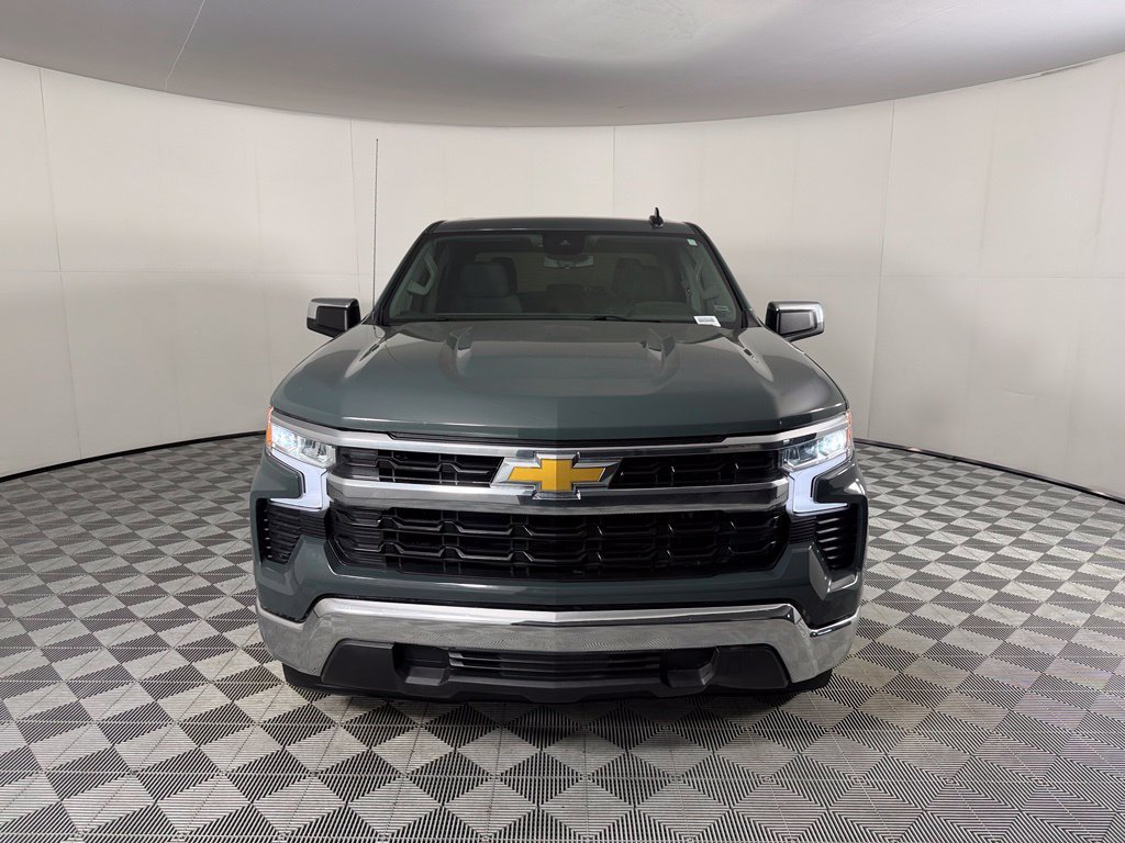 Used 2025 Chevrolet Silverado 1500 LT RWD image 2
