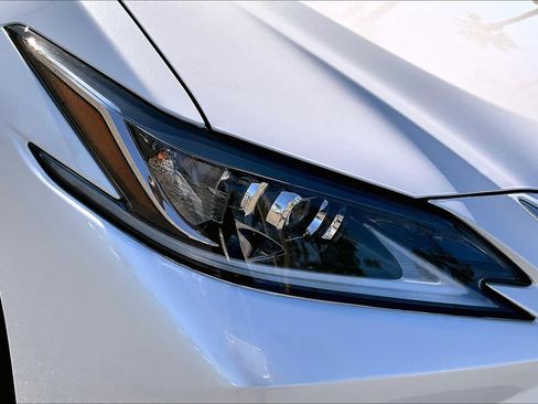 Certified 2024 Lexus ES 350 w/ Accessory Package (Z1) FWD image 26