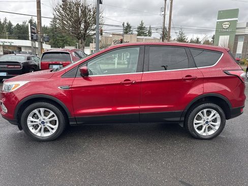 Used 2017 Ford Escape SE image 4