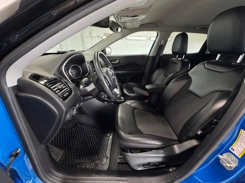 Used 2018 Jeep Compass Latitude w/ Popular Equipment Group AWD/4WD image 12