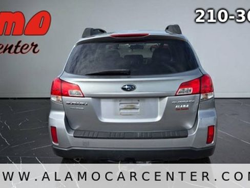 Used 2011 Subaru Outback 2.5i Premium AWD/4WD image 4
