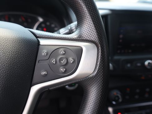 Used 2024 GMC Terrain SLE AWD/4WD image 17