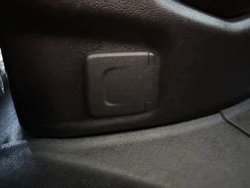 Used 2019 Cadillac Escalade Premium Luxury AWD/4WD image 57
