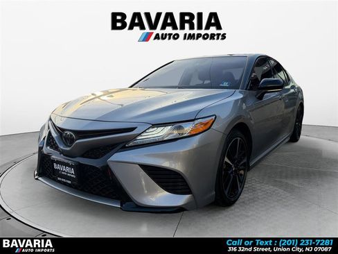 Used 2020 Toyota Camry XSE image 1