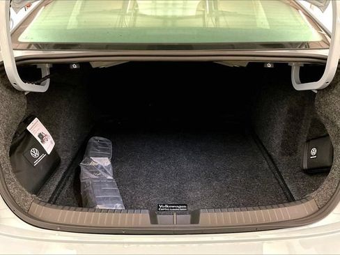 Used 2025 Volkswagen Jetta GLI Autobahn FWD image 33