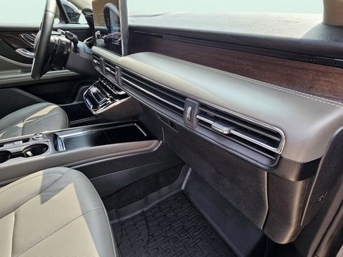 New 2025 Lincoln Corsair Reserve w/ Jet Appearance Package image 15