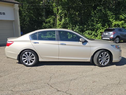 Used 2013 Honda Accord Sport image 8