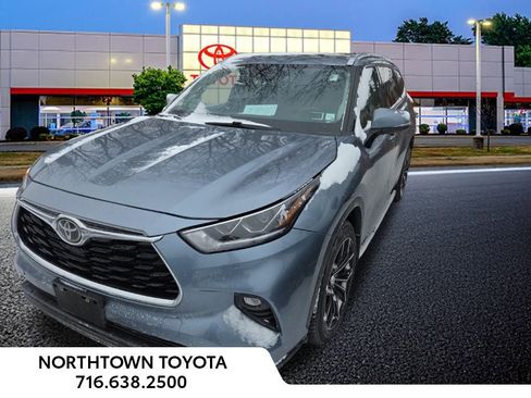 Used 2022 Toyota Highlander Limited image 12