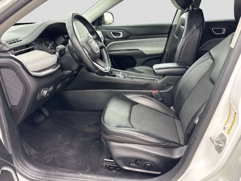 Used 2022 Jeep Compass Latitude w/ Convenience Group AWD/4WD image 11