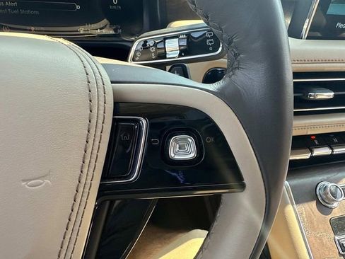 Used 2023 Lincoln Aviator Reserve w/ Equipment Group 201A image 26