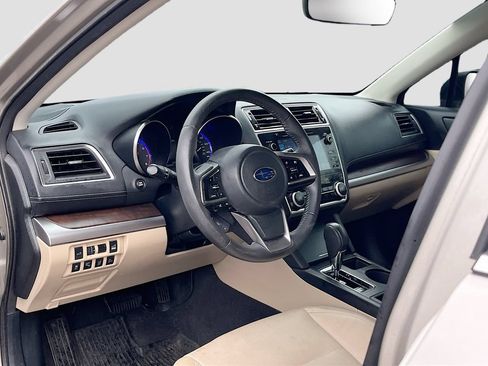 Used 2019 Subaru Outback 2.5i Limited w/ Popular Package #2 AWD/4WD image 9