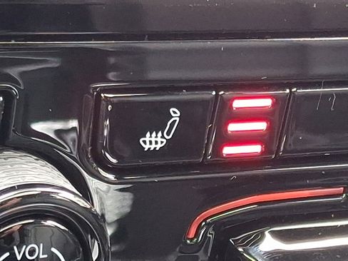 New 2025 Jeep Grand Cherokee Limited w/ Black Appearance Package image 18