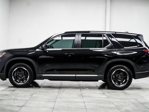 Used 2025 Honda Pilot EX-L image 10