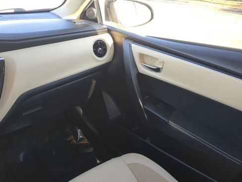 Used 2018 Toyota Corolla SE image 16