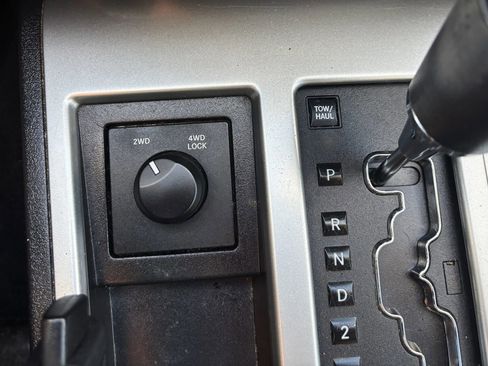 Used 2011 Dodge Nitro Heat w/ Popular Equipment Group image 19