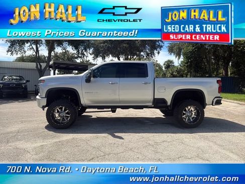 Used 2020 Chevrolet Silverado 2500 High Country w/ Z71 Off-Road Package AWD/4WD image 4