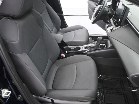 Used 2022 Toyota Corolla LE image 12