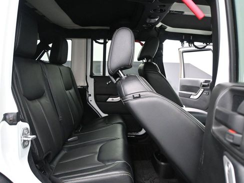 Used 2017 Jeep Wrangler Unlimited Rubicon AWD/4WD image 20