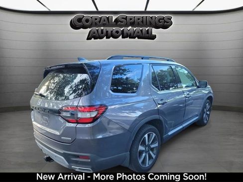 Used 2023 Honda Pilot Touring image 4