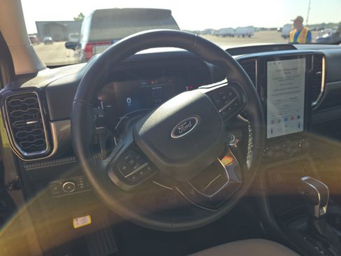Used 2025 Ford Ranger XLT AWD/4WD image 5