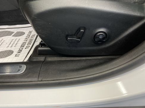 Certified 2019 Jeep Cherokee Limited image 13