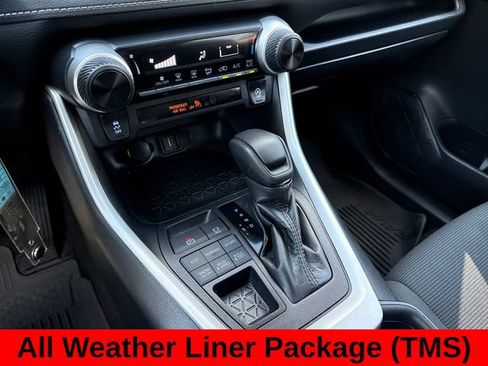 Used 2021 Toyota RAV4 LE AWD/4WD image 19