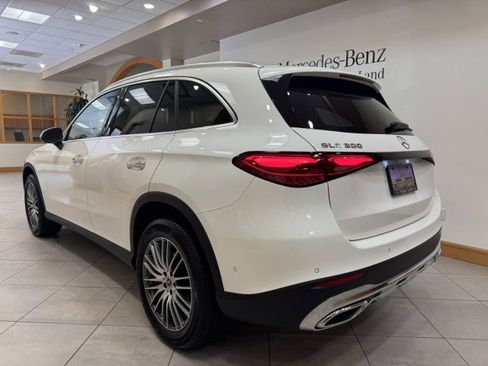 Certified 2025 Mercedes-Benz GLC 300 image 3