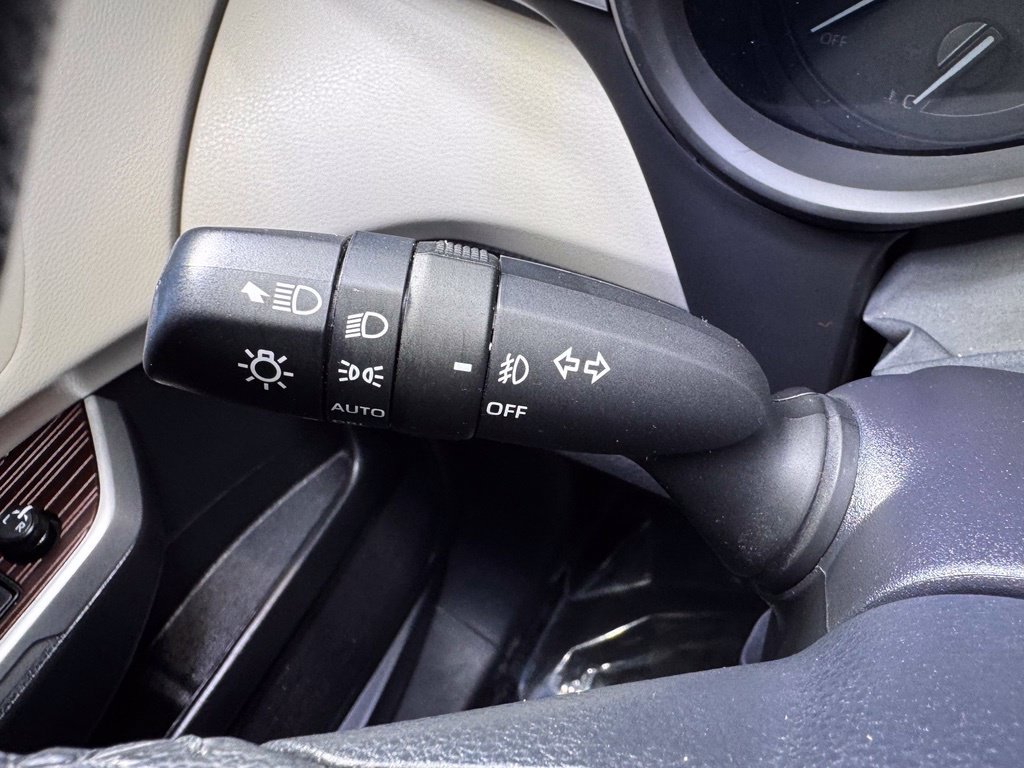 Certified 2024 Toyota Sienna XLE FWD image 28