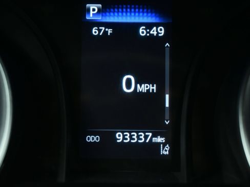 Used 2022 Toyota Camry LE FWD image 25