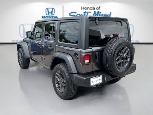 Used 2024 Jeep Wrangler Unlimited Sport AWD/4WD image 5