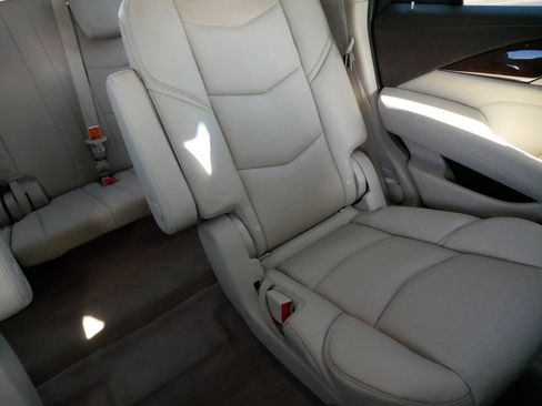 Used 2017 Cadillac Escalade Luxury image 14