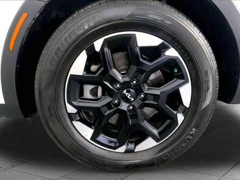 Certified 2024 Kia Sorento S FWD image 9