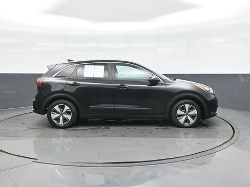 Used 2017 Kia Niro FE image 8