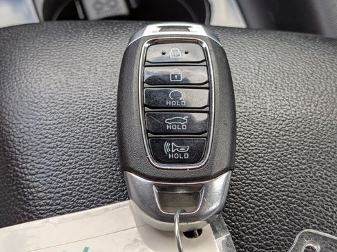 Used 2023 Hyundai Elantra Limited FWD image 33