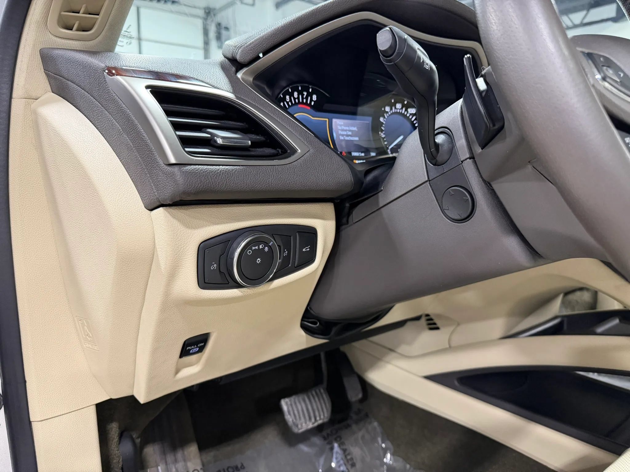 Used 2013 Lincoln MKZ FWD image 18