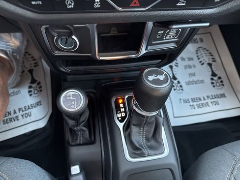 Used 2024 Jeep Wrangler Sport image 32