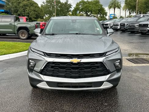 Certified 2025 Chevrolet Blazer LT FWD image 2