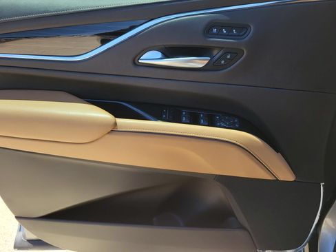 Used 2023 Cadillac Escalade Sport w/ Touring Package RWD image 19