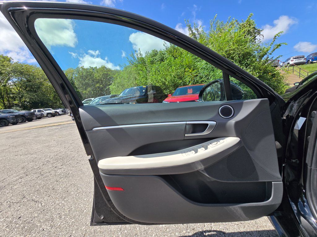 Used 2025 Hyundai Sonata SEL FWD image 26