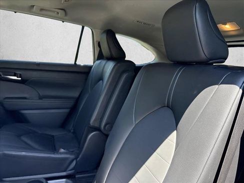 Certified 2026 Toyota Highlander XLE AWD/4WD image 24